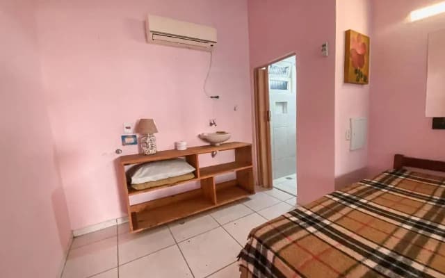 Kitnet completa a 800m da Praia