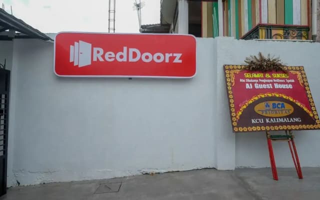 RedDoorz Syariah Near Perempatan Kartasura
