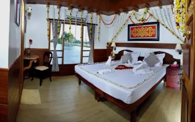 Abad Premium House Boat