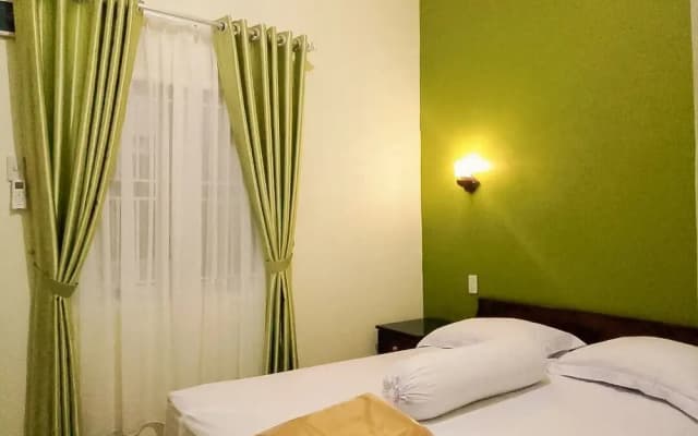 RedDoorz near Pantai Pandan Sibolga 2