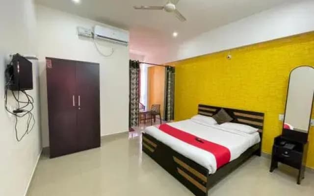 OYO 28369 Green Valley Residency