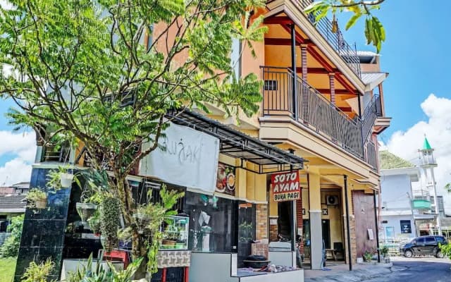 OYO Life 92353 Purnama Syariah Guest House