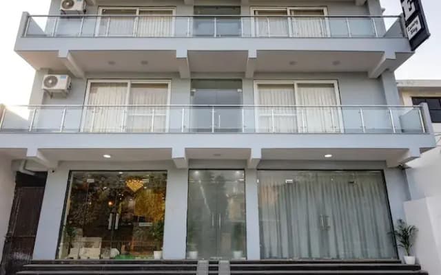 Hotel The Venice- Near Indraprastha Apollo Hospital