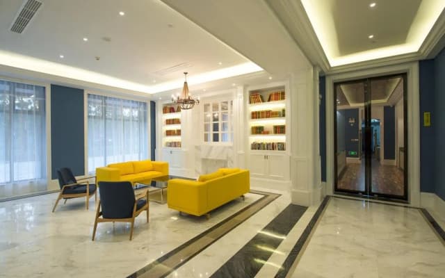 Fanpu Arts Hotel Tongxiang