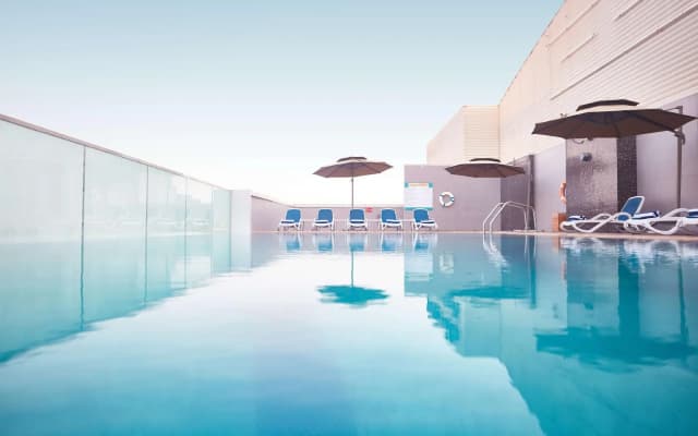 Отель Treppan Hotel & Suites by Fakhruddin