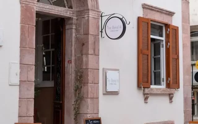 Ivy Ayvalik café & bar