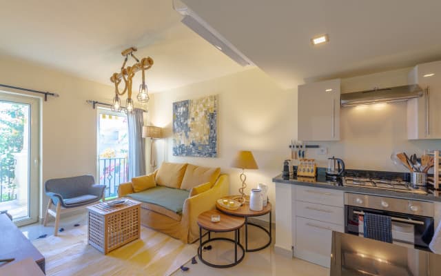 VESTA - Luxury APT - 2BR - Veranda