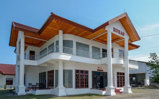 Hotel Horas Palopo by RedDoorz