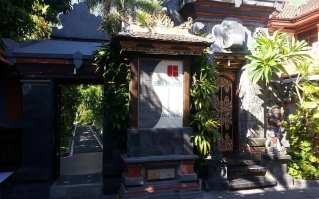 Dewa Bharata Bungalows Legian
