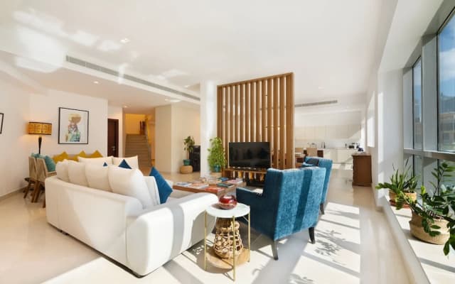 Maison Privee - Stunning 3-Floor Villa w/ Kids Room and Rooftop Terrace over Dubai Marina