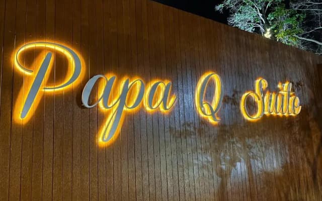 papa q suite resorts