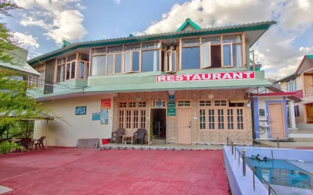 Regal Retreat