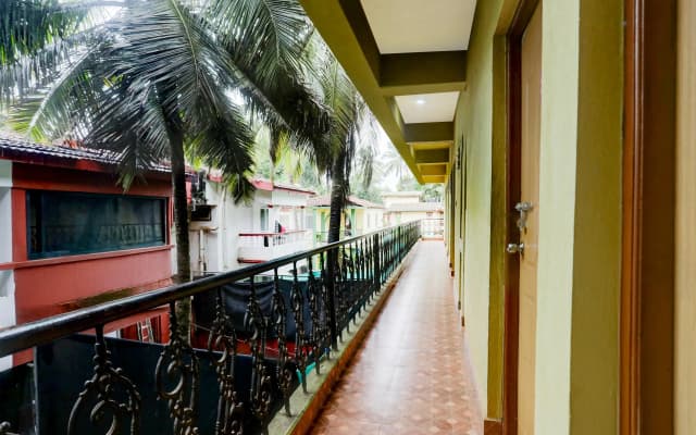 Super Collection O Candolim Beach Formerly Poornima Place