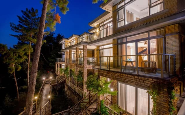 Bright QiandaoLake Resort