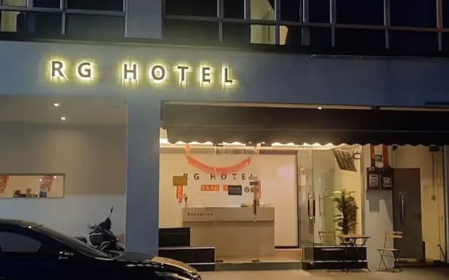 OYO 90724 Rg Hotel