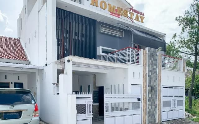 Urbanview Hotel Permata Syariah Garut