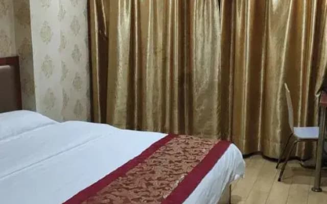 Qianchunchen Business Hotel