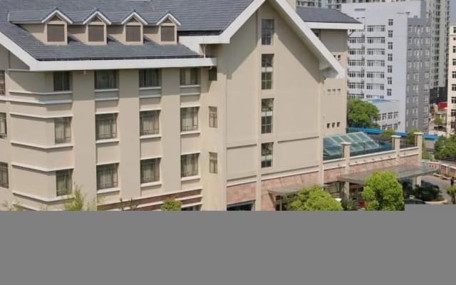 Yichang Guobin Garden Hotel
