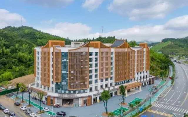 Vienna International Hotel (pingxiang Wugong Mountain Visitor Center)