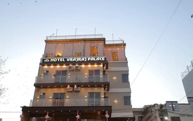 Hotel Vrajraj Palace