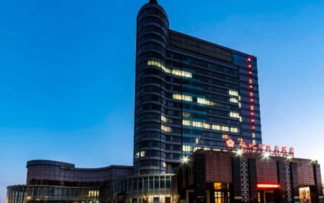 Bazhou Media Hot Spring Hotel