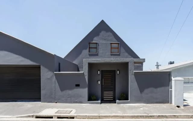 3 Bedroom Hilltop Home With Spectacular Views