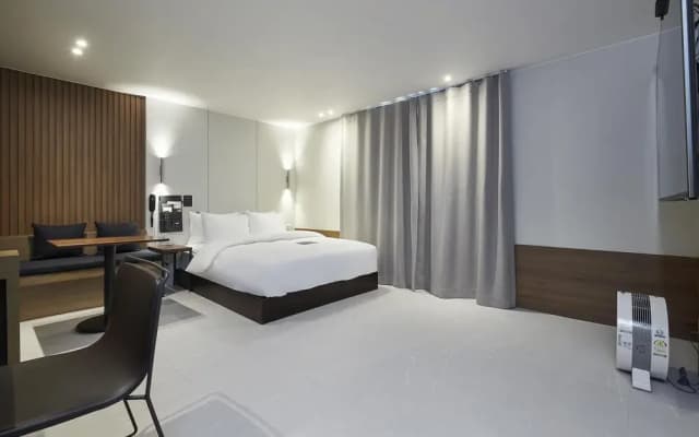 Seosan Lake Park Just Sleep Hotel