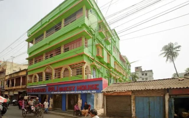 OYO 8972 Raj Guest House