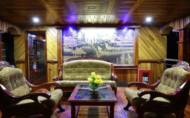 Coco HouseBoat