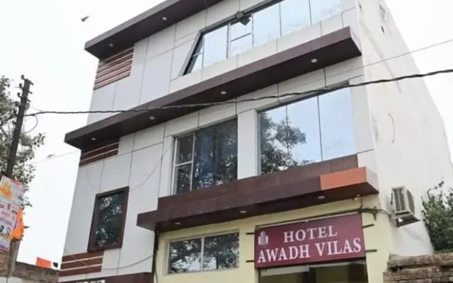 Hotel Awadh Vilas