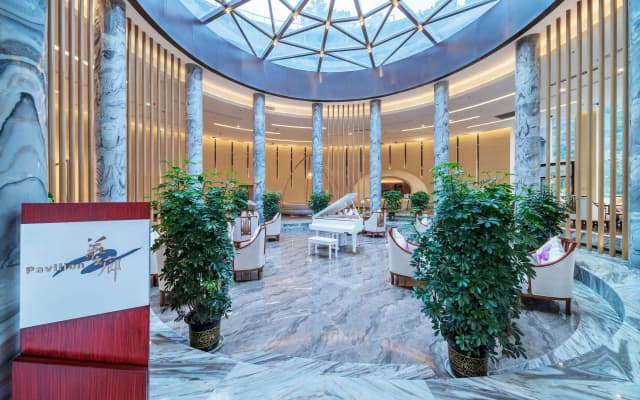 Howard Johnson By Wyndham Lake Serenity Hotel Neijiang
