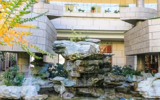 Boya Lakeside Garden Hotel