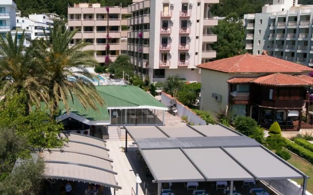 Amos Hotel