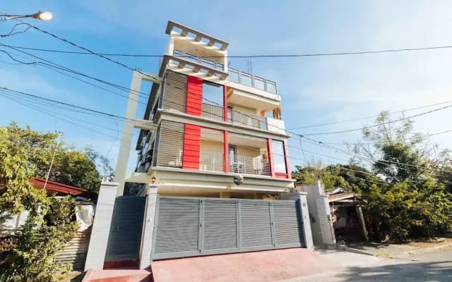 RedDoorz Plus @ Ruby Las Pinas Weekly Stay