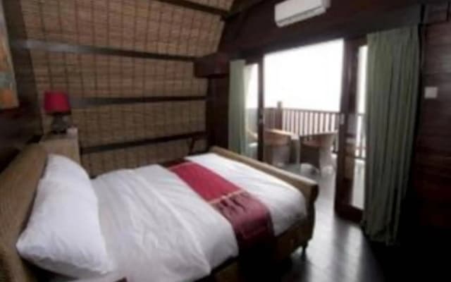 Meno Mojo Beach Resort