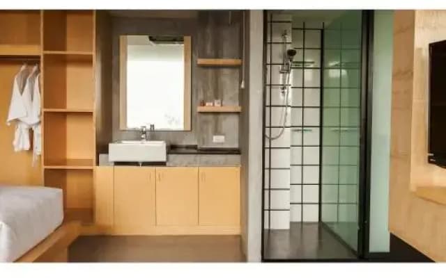 B2 Phuket Boutique & Budget Hotel