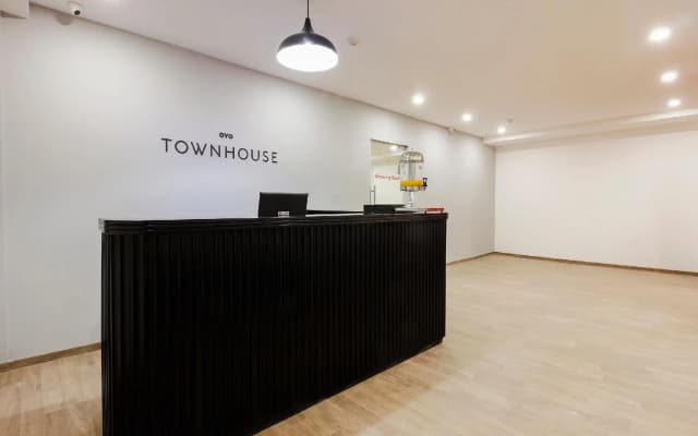 OYO Townhouse RCC Elite 265 Begumpet