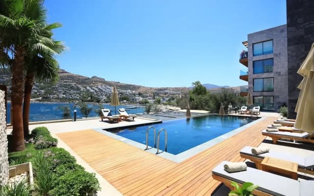 Serafina Mare Deluxe Residence