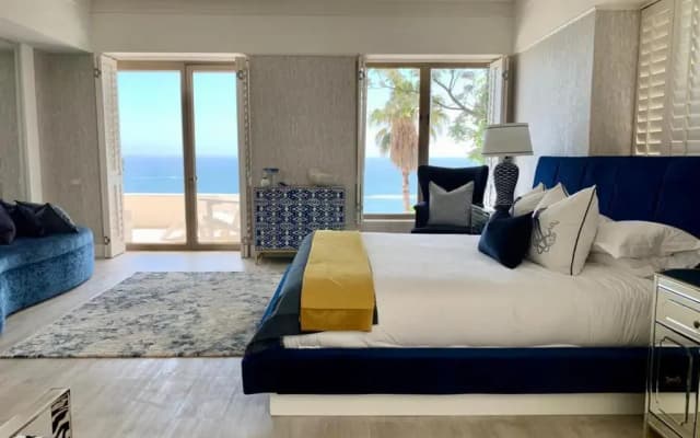 Clifton YOLO Spaces – Clifton Mansion Villa