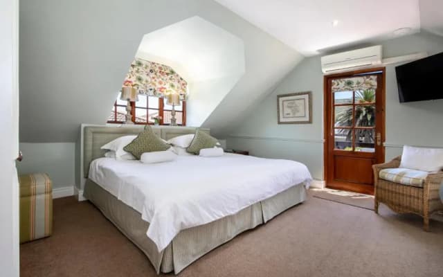 La Fontaine Guest House