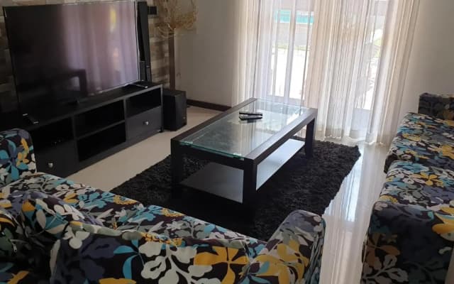 Super Spacious Amazing Private Holiday Villa 10 min to Hikkaduwa Beach