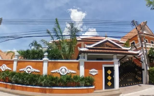 TUCHELAND Luxury Pool Villa Pattaya Walking Street