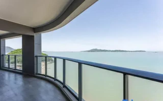 Zhujiajian Summer Solstice Sea Resort Hotel (Centipede Zhi Wharf)