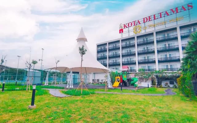 Le Premier Kota Deltamas