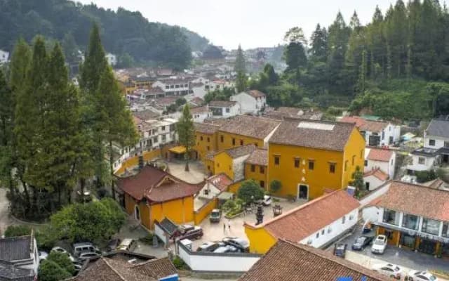 Jiuhuashan Huacheng Temple Binhua Homestay (Rohushen Hall Branch)