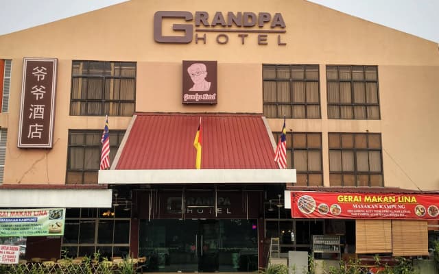 Grandpa Hotel