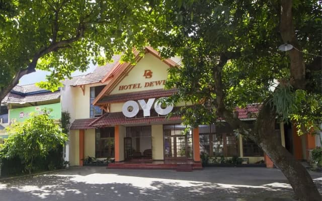 Hotel Dewi Sri by OYO Rooms