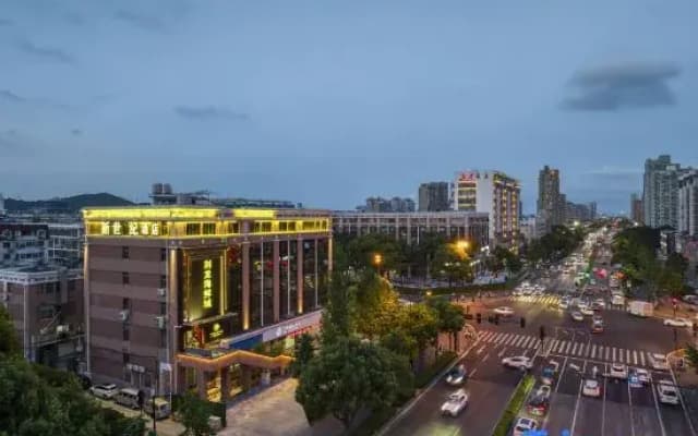 Porter New Century Hotel (Taizhou Jiaojiang Commercial Street)