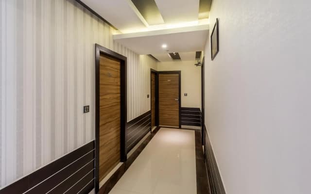 Treebo Raj Premier, Indiranagar