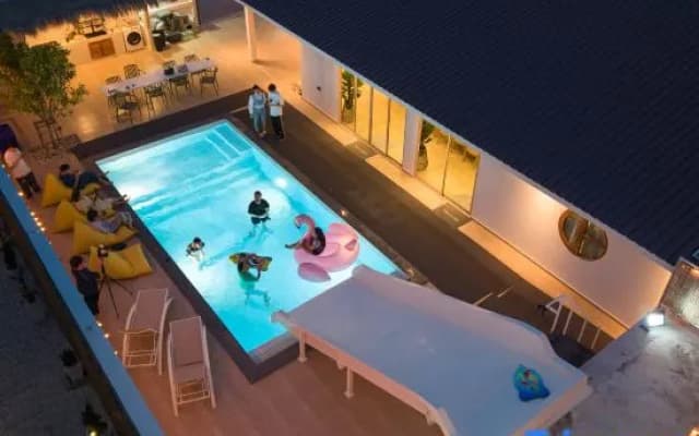 De Beach pool villa.  New Villa 3 min walk from the beach 5 rooms